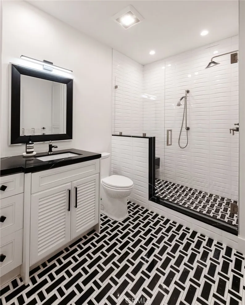 1801 Oak Ave, Manhattan Beach, California 90266 home-pic-37