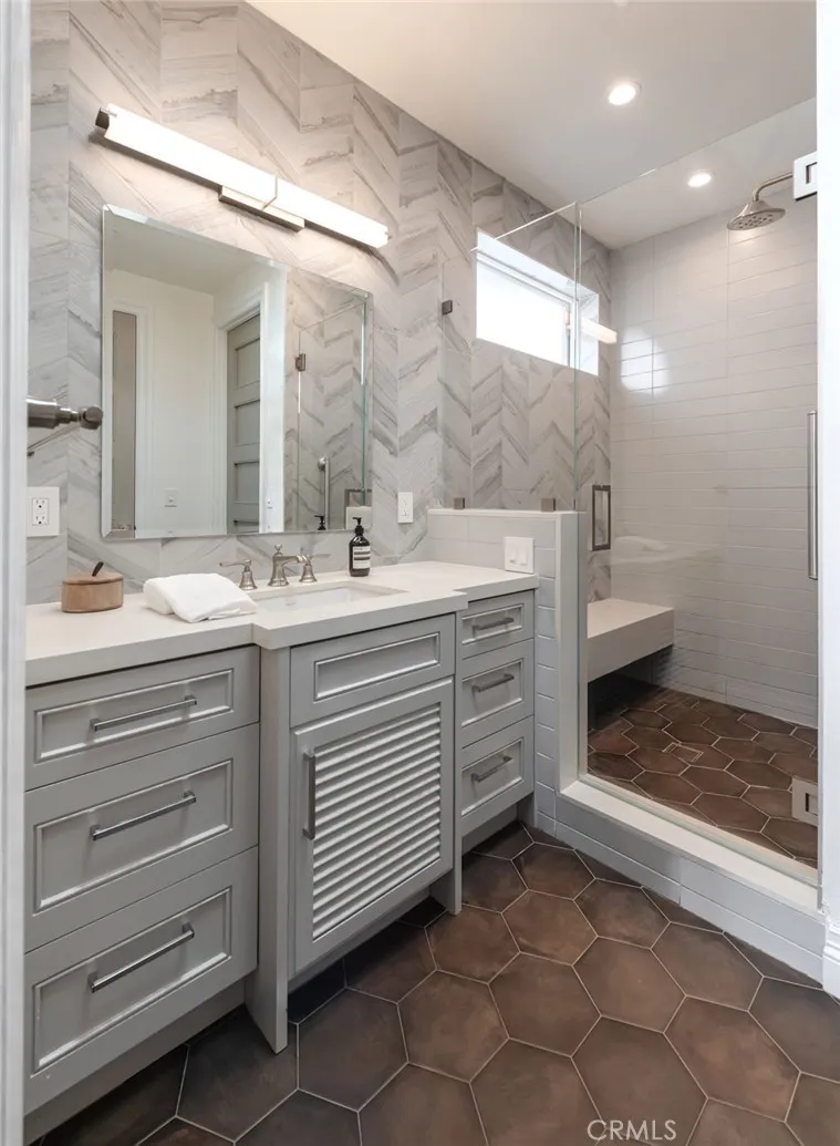 1801 Oak Ave, Manhattan Beach, California 90266 home-pic-36