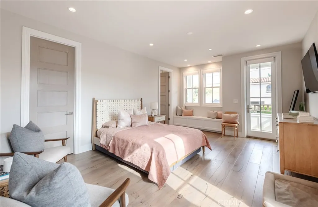 1801 Oak Ave, Manhattan Beach, California 90266 home-pic-30