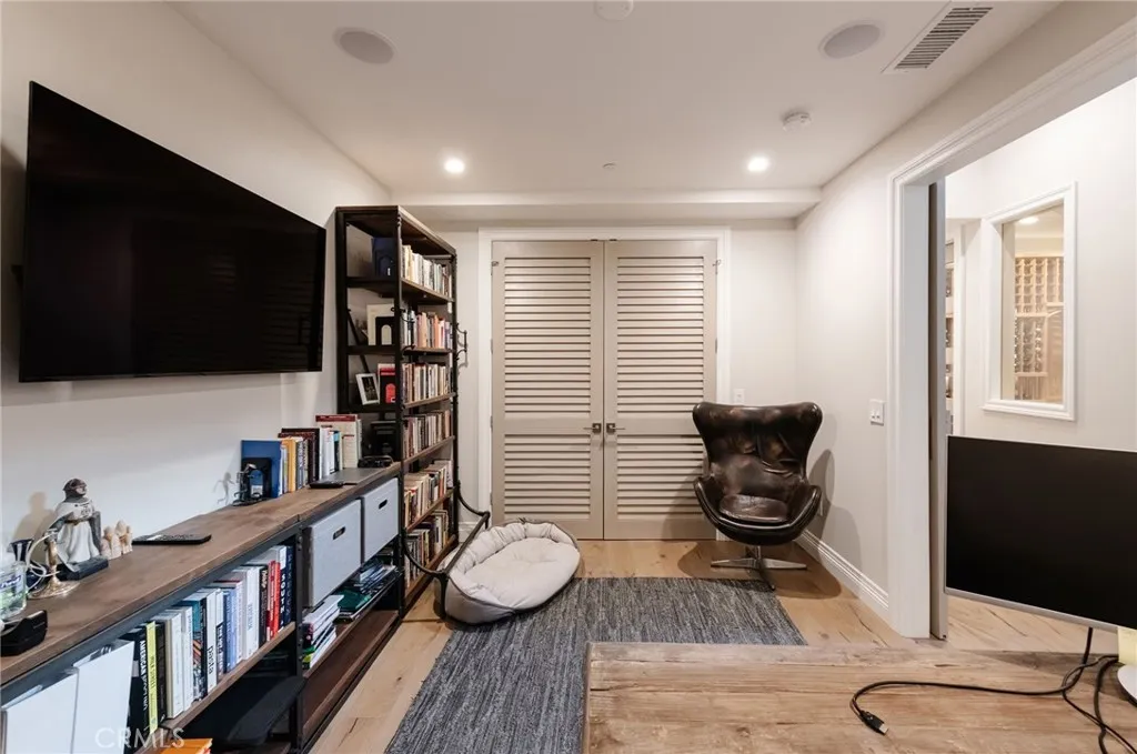 1801 Oak Ave, Manhattan Beach, California 90266 home-pic-38