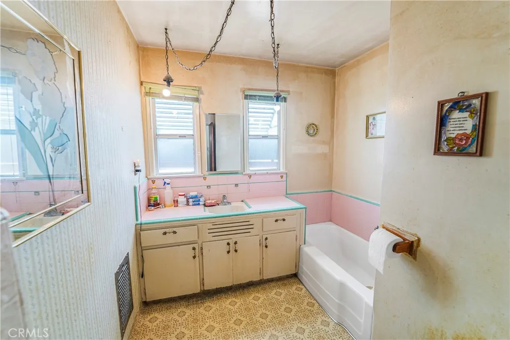 14564 14564 Charlemagne Ave, Bellflower, California 90706 home-pic-13