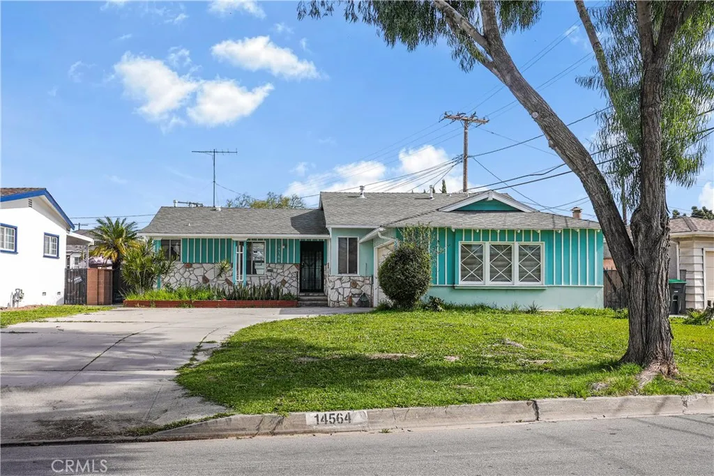 14564 14564 Charlemagne Ave, Bellflower, California 90706 home-pic-1