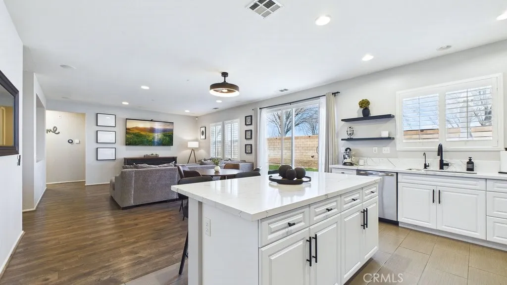 3103 Emerald Lane, Lancaster, California 93535 home-pic-6
