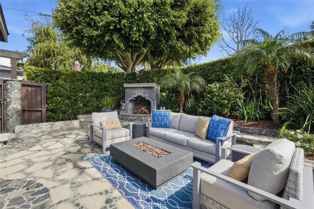 3013 Maple Avenue, Manhattan Beach, California 90266 home-pic-1