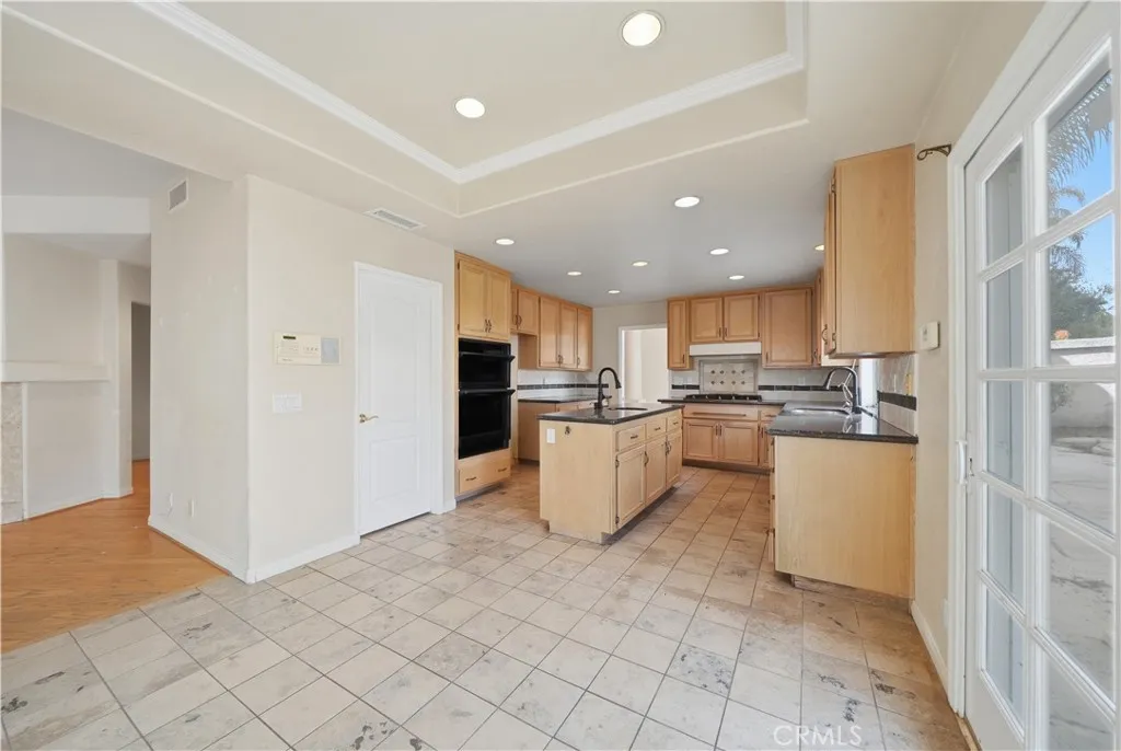 24496 Avenida Arconte, Murrieta, California 92562 home-pic-14