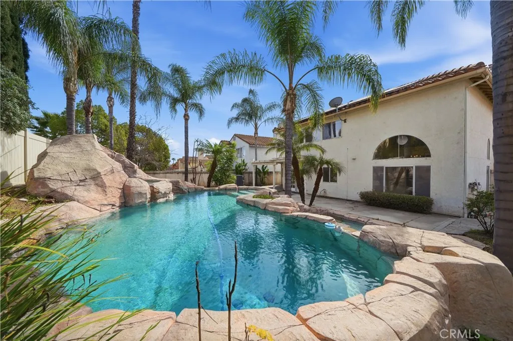 24496 Avenida Arconte, Murrieta, California 92562 home-pic-1