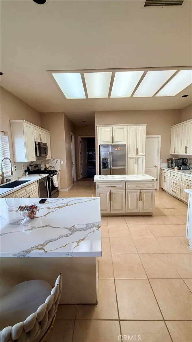 7590 Fairway, Yucca Valley, California 92284 home-pic-7