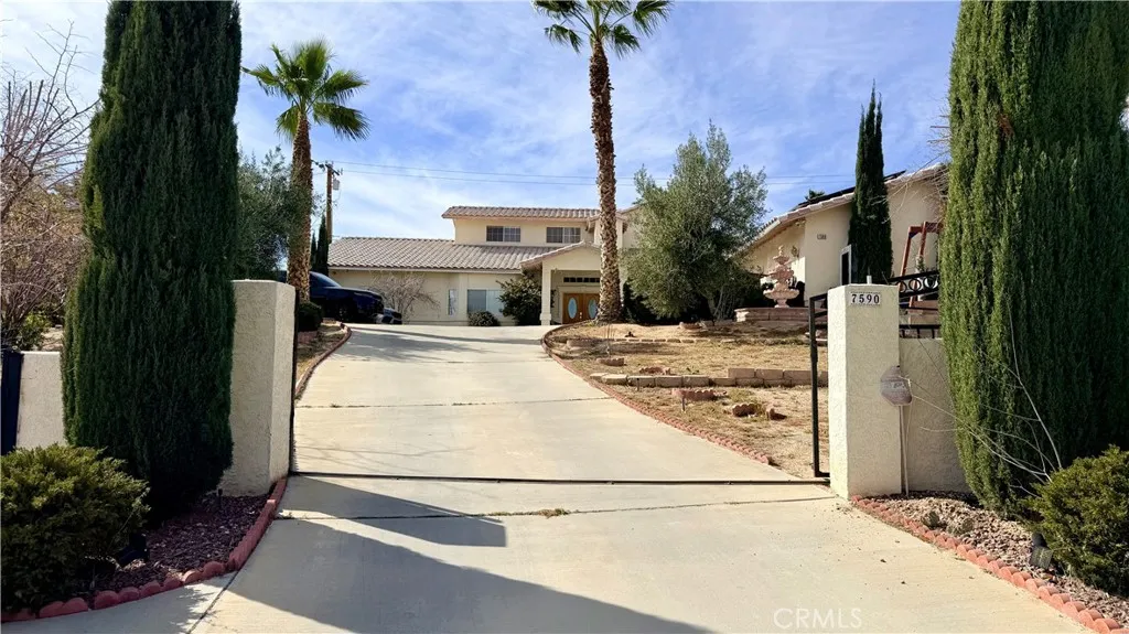 7590 Fairway, Yucca Valley, California 92284 home-pic-1