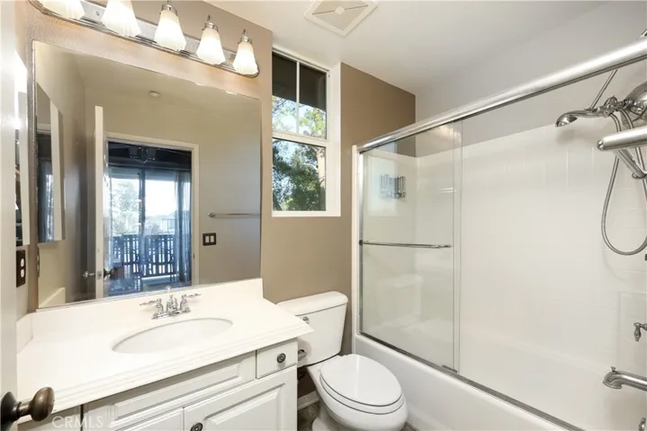 2nd Bedroom Bathroom