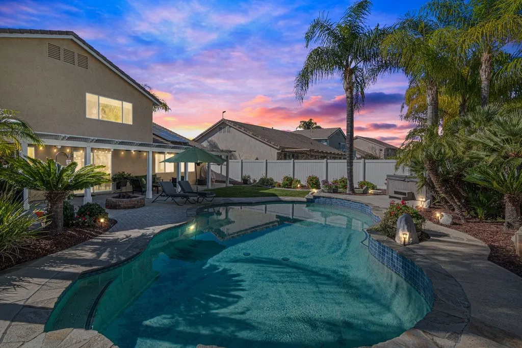 32848 Freesia, Temecula, California 92592 home-pic-2