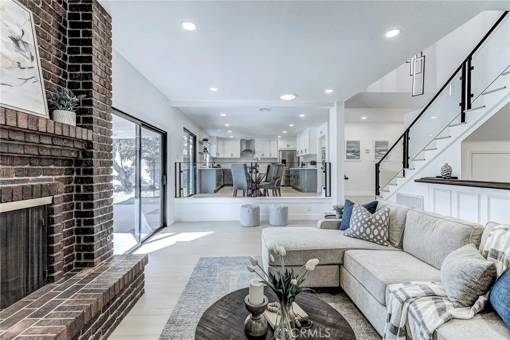 605 Live Oak Avenue, Glendora, California 91741 home-pic-24