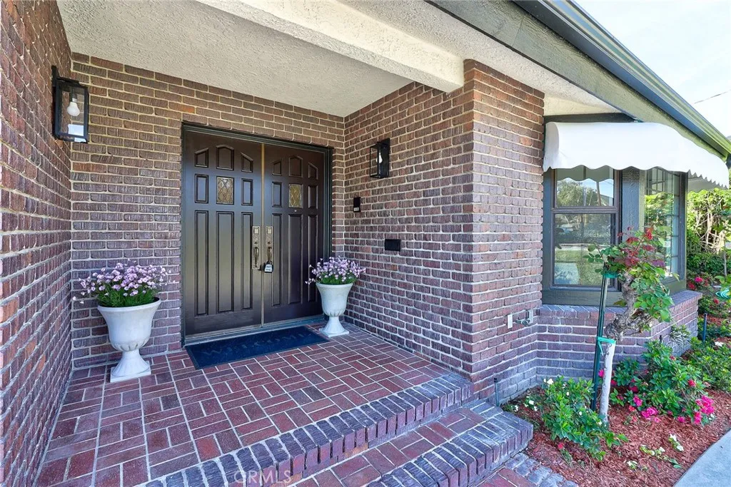 605 Live Oak Avenue, Glendora, California 91741 home-pic-5