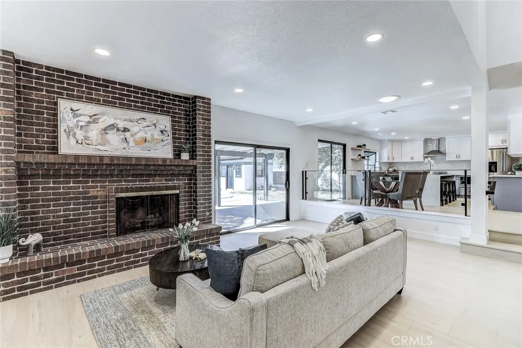 605 Live Oak Avenue, Glendora, California 91741 home-pic-26