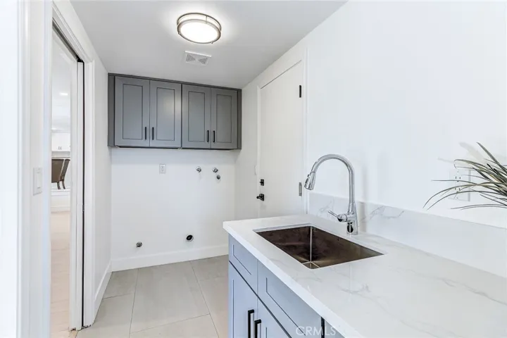 Laundry Room with sink