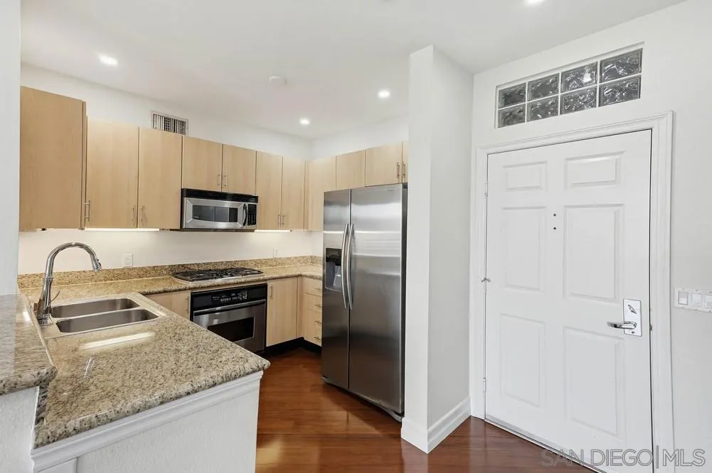 550 Park Blvd 2604, San Diego, California 92101 home-pic-15
