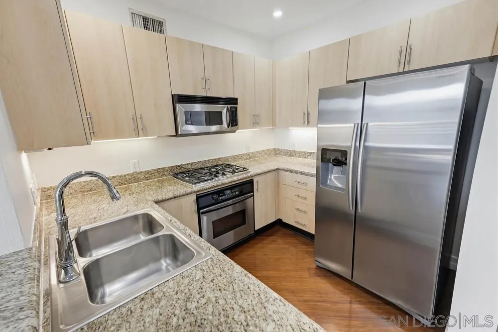 550 Park Blvd 2604, San Diego, California 92101 home-pic-18