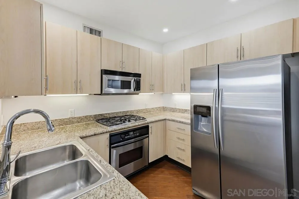 550 Park Blvd 2604, San Diego, California 92101 home-pic-17