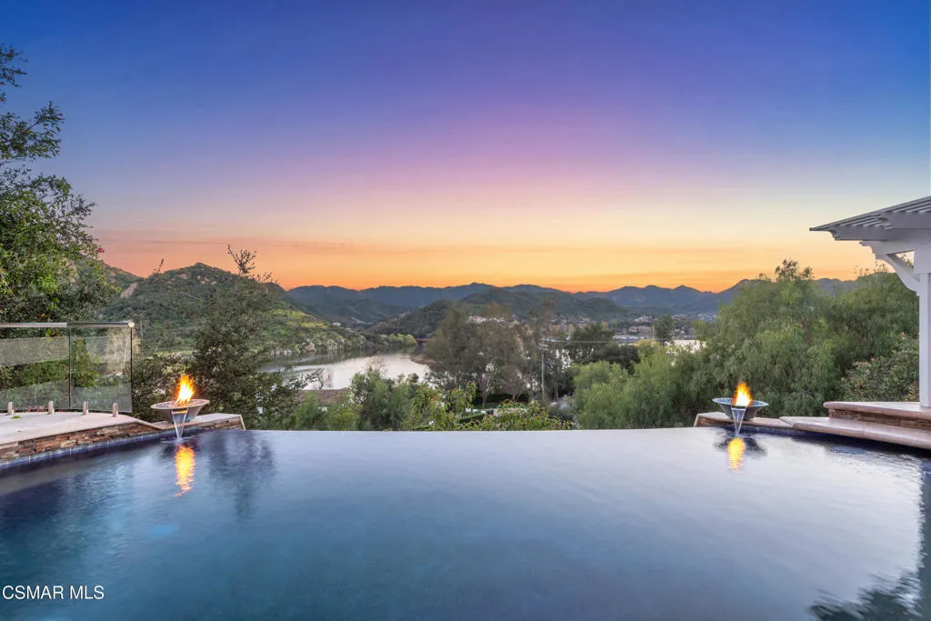 708 Ravensbury Street, Westlake Village, California 91361 home-pic-4