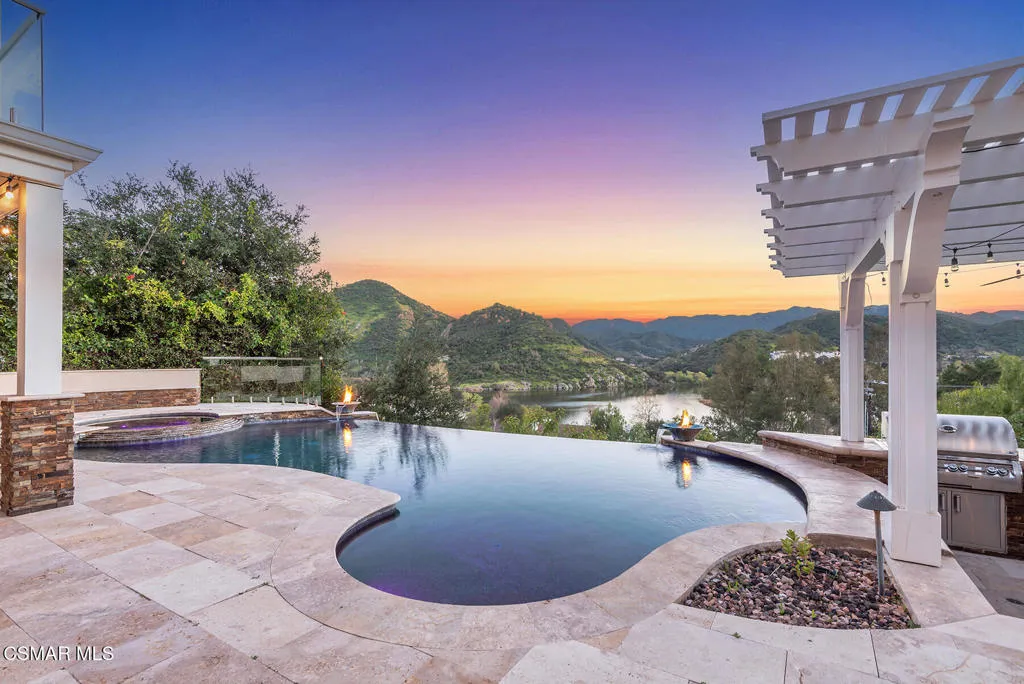708 Ravensbury Street, Westlake Village, California 91361 home-pic-5