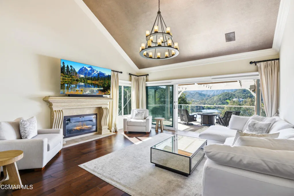 708 Ravensbury Street, Westlake Village, California 91361 home-pic-10