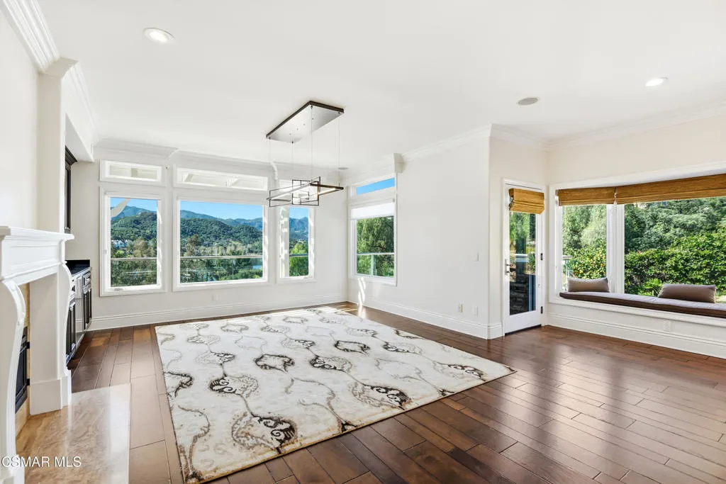 708 Ravensbury Street, Westlake Village, California 91361 home-pic-11