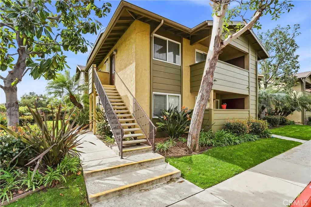 156 Avenida Descanso, Oceanside, California 92057 home-pic-2