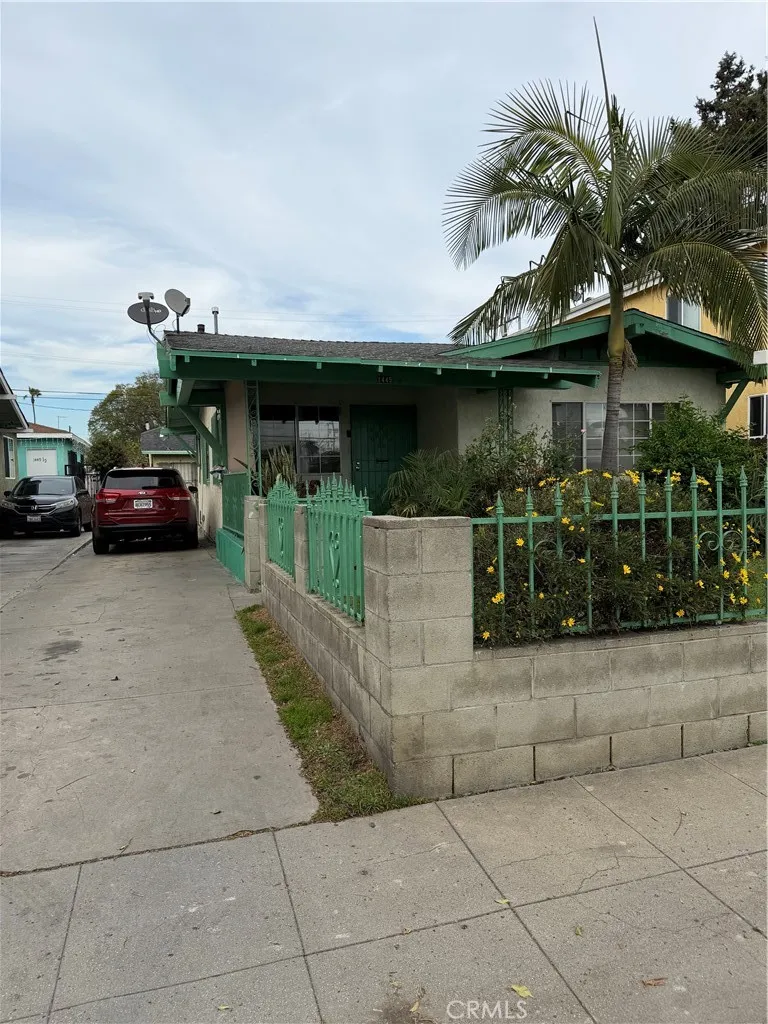 1445 W 58th, Los Angeles, California 90062 home-pic-1