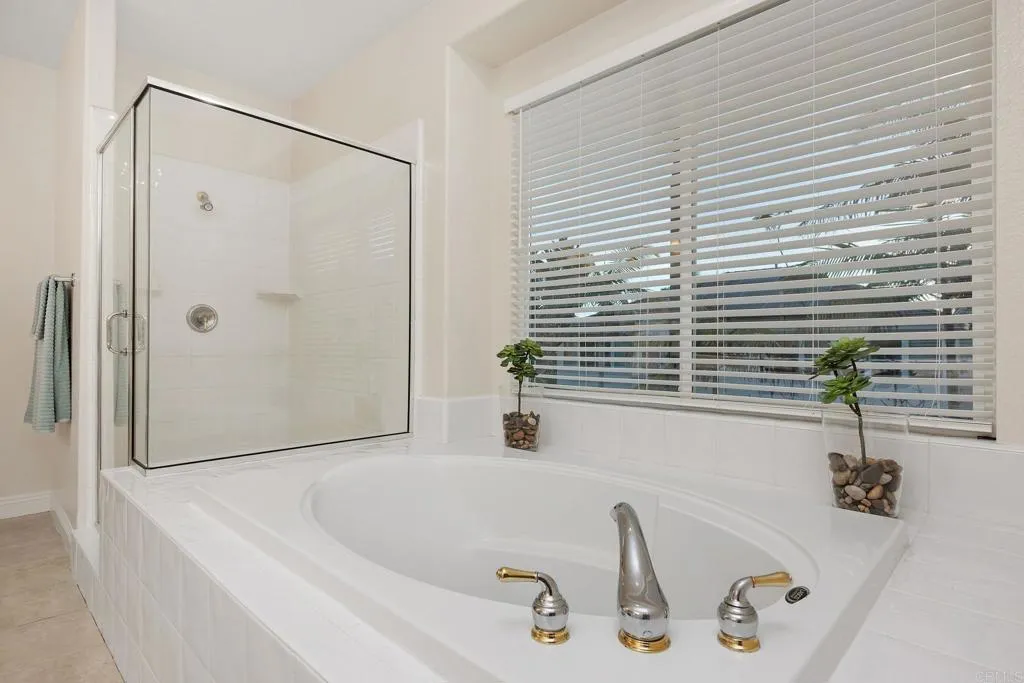 5157 Seashell Place, San Diego, California 92130 home-pic-25