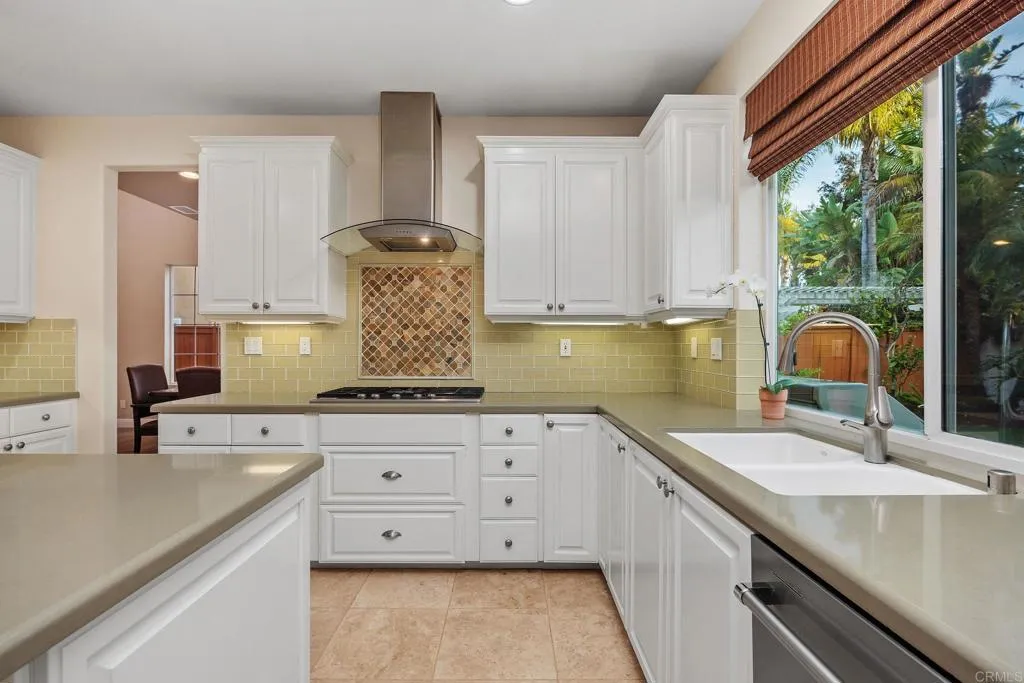 5157 Seashell Place, San Diego, California 92130 home-pic-16
