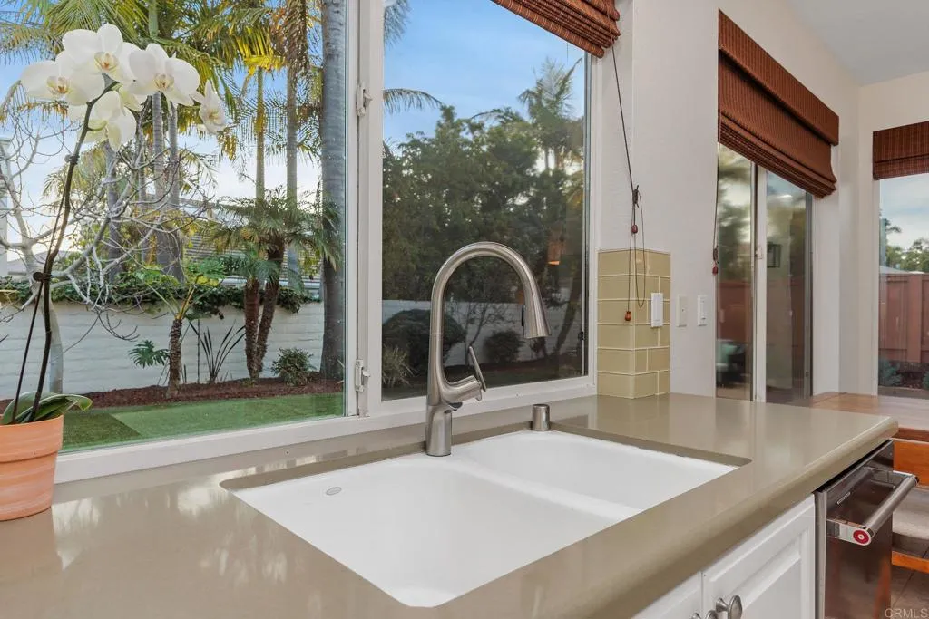5157 Seashell Place, San Diego, California 92130 home-pic-19