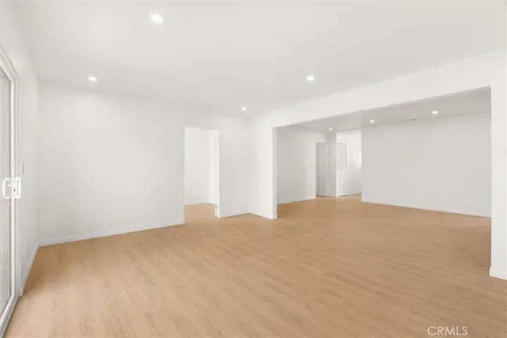 Living/dining area