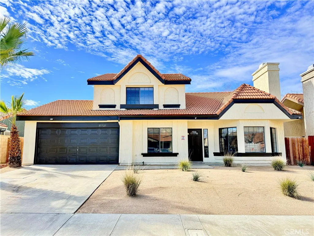 37727 Boxthorn, Palmdale, California 93552 home-pic-3