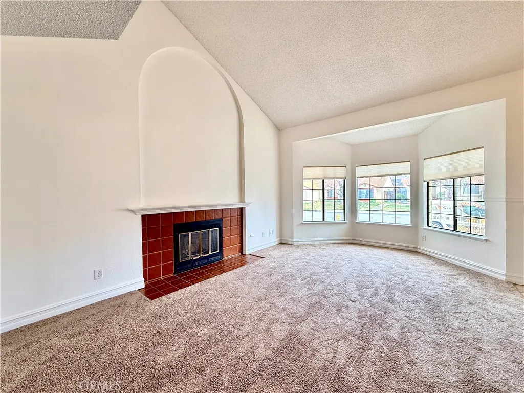 37727 Boxthorn, Palmdale, California 93552 home-pic-6