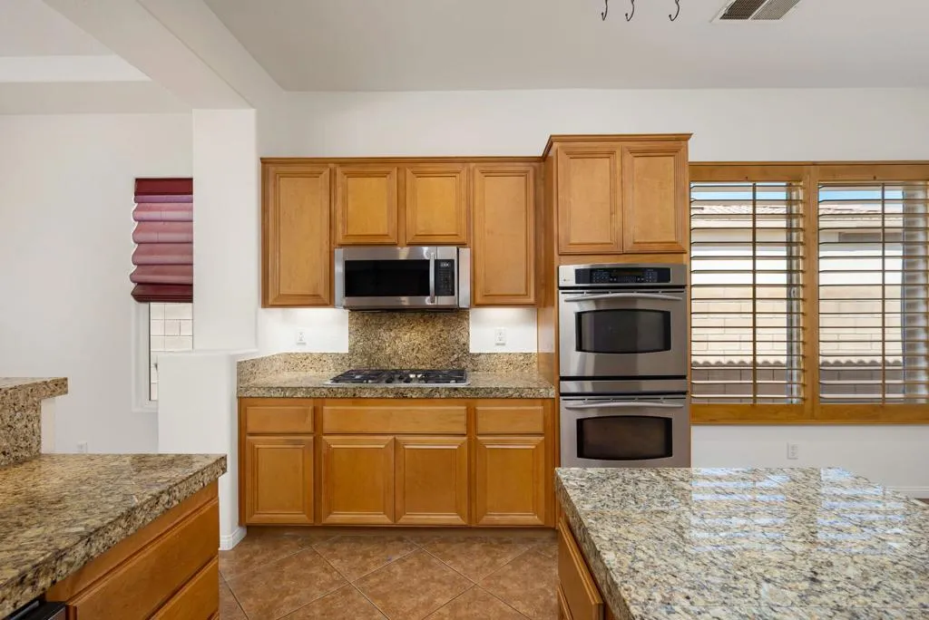 43227 Corte Del Oro, La Quinta, California 92253 home-pic-24