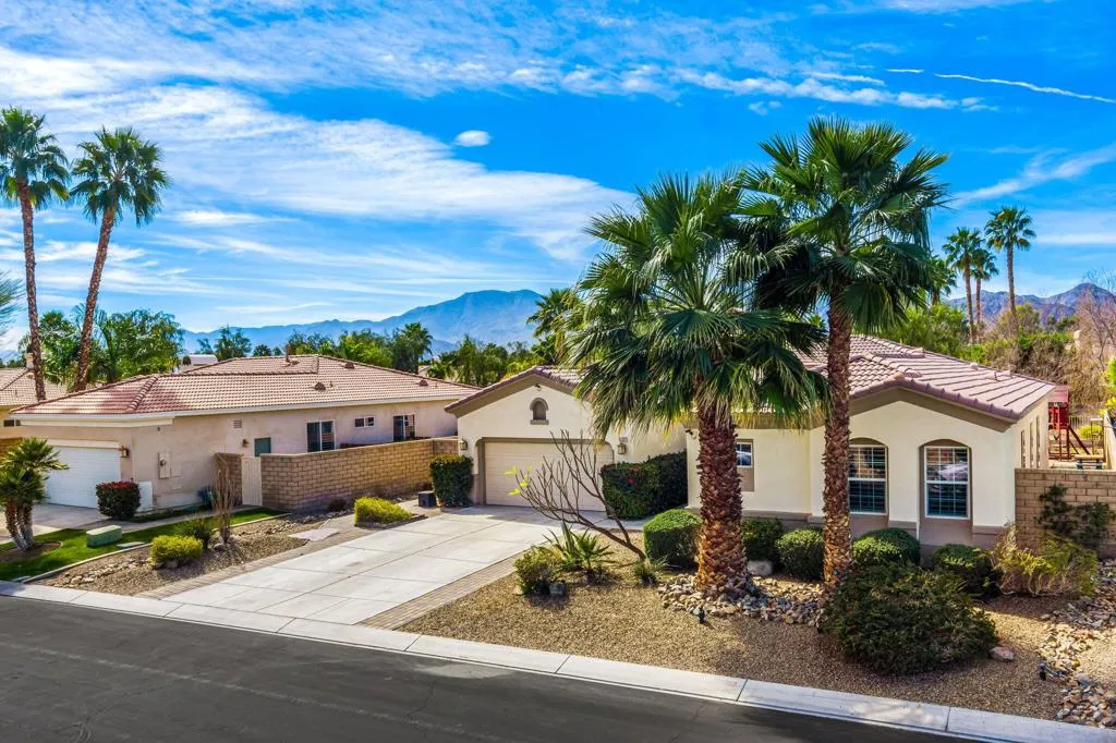 43227 Corte Del Oro, La Quinta, California 92253 home-pic-2