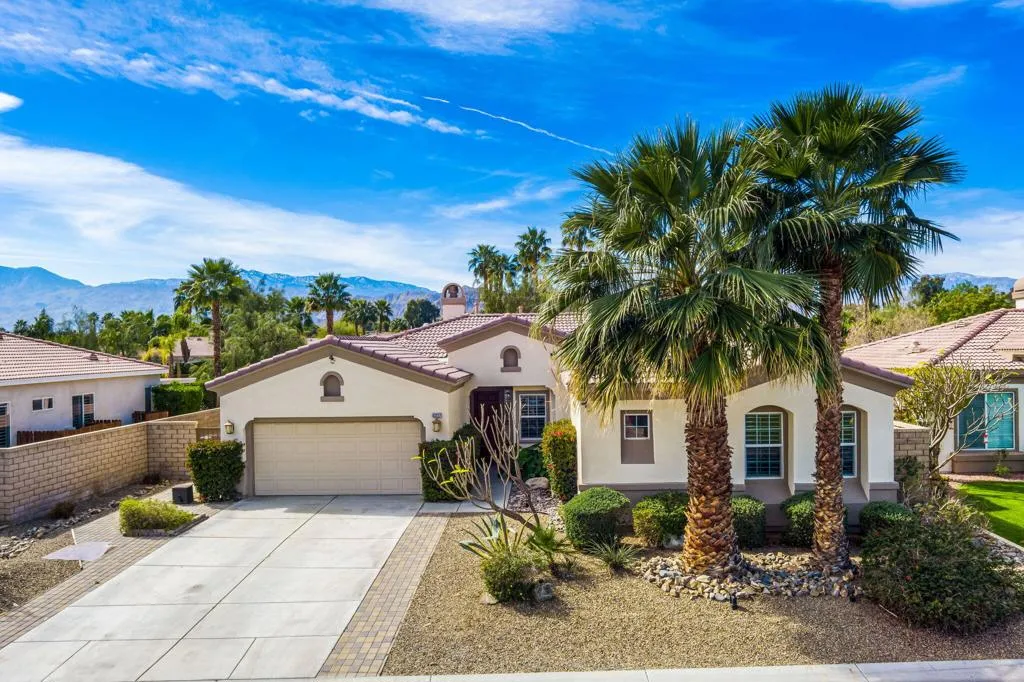 43227 Corte Del Oro, La Quinta, California 92253 home-pic-1