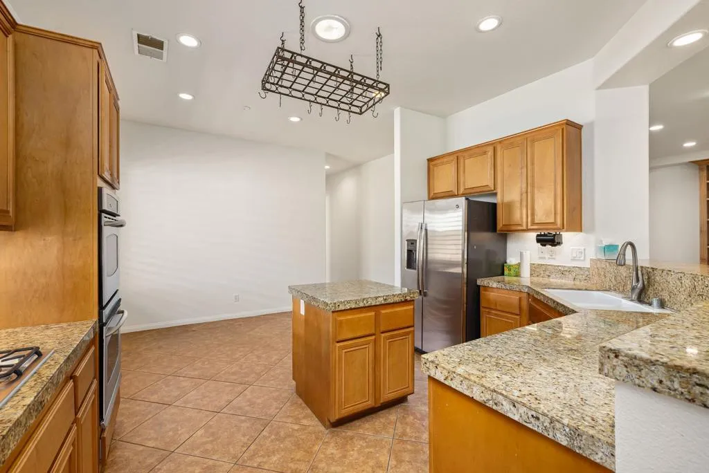 43227 Corte Del Oro, La Quinta, California 92253 home-pic-20