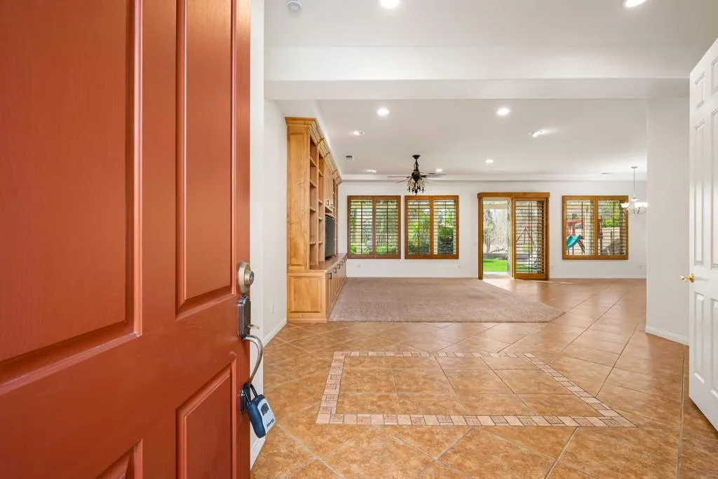 43227 Corte Del Oro, La Quinta, California 92253 home-pic-9