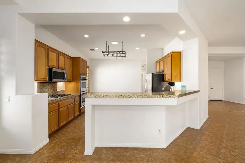 43227 Corte Del Oro, La Quinta, California 92253 home-pic-19