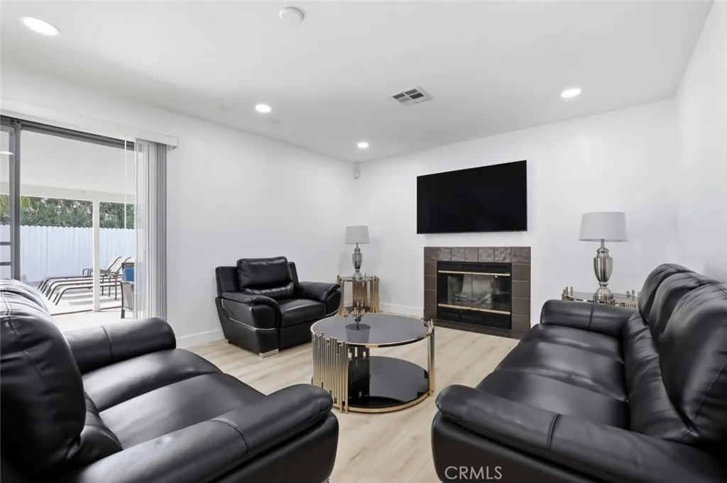 2901 E Via Escuela, Palm Springs, California 92262 home-pic-6