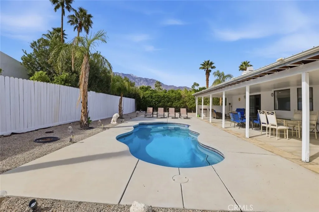 2901 E Via Escuela, Palm Springs, California 92262 home-pic-32