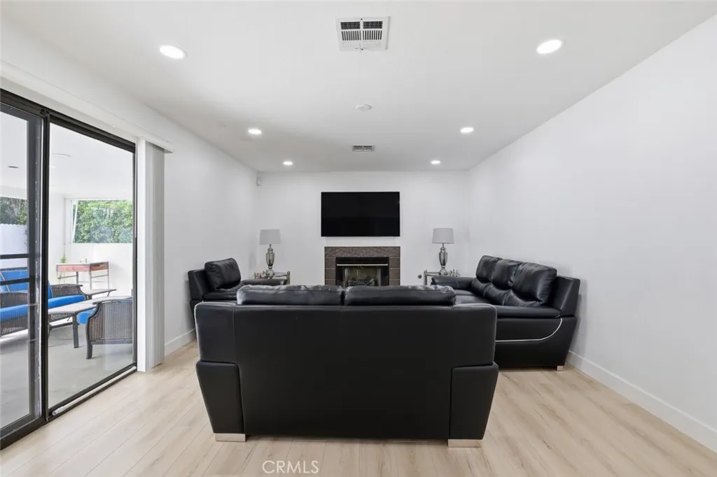 2901 E Via Escuela, Palm Springs, California 92262 home-pic-7