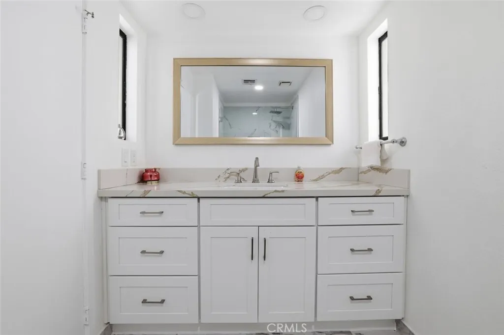 2901 E Via Escuela, Palm Springs, California 92262 home-pic-26
