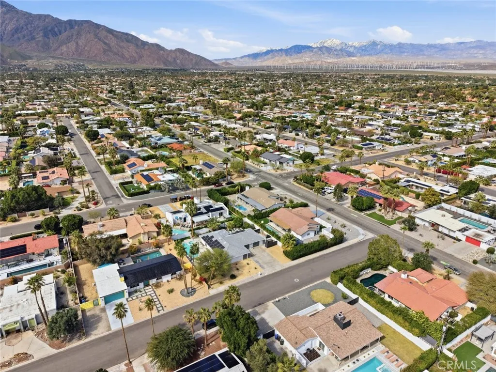 2901 E Via Escuela, Palm Springs, California 92262 home-pic-36