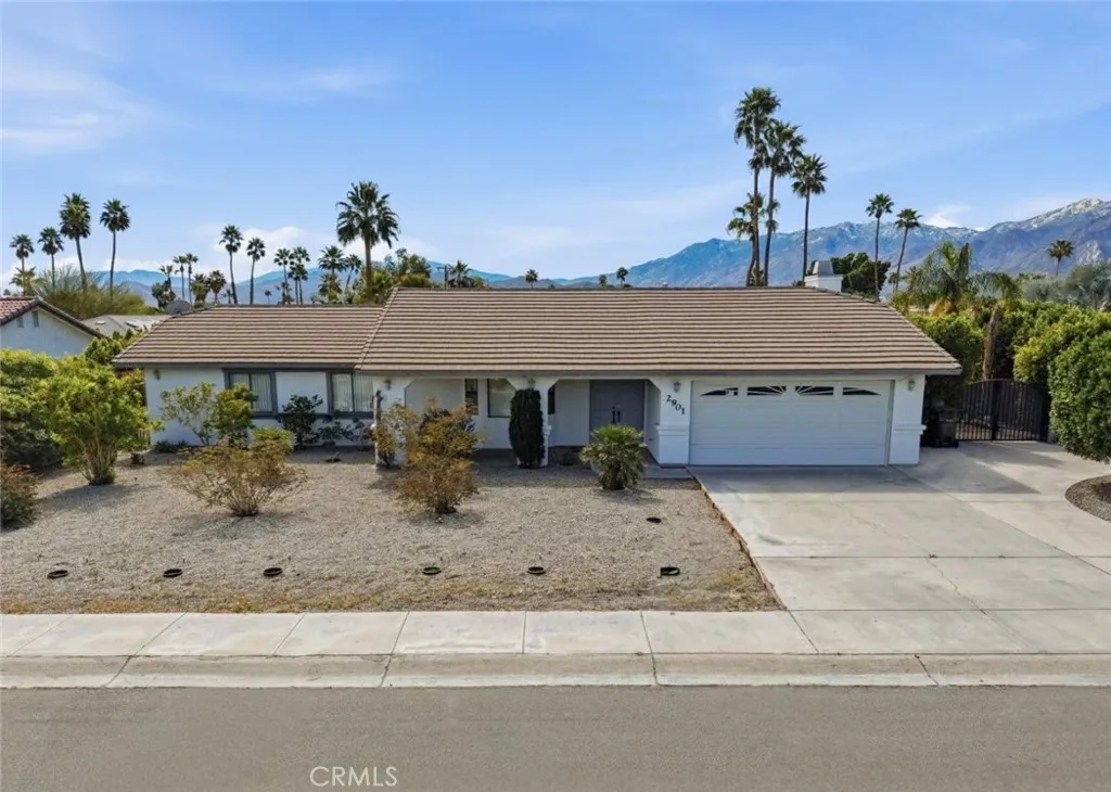 2901 E Via Escuela, Palm Springs, California 92262 home-pic-1