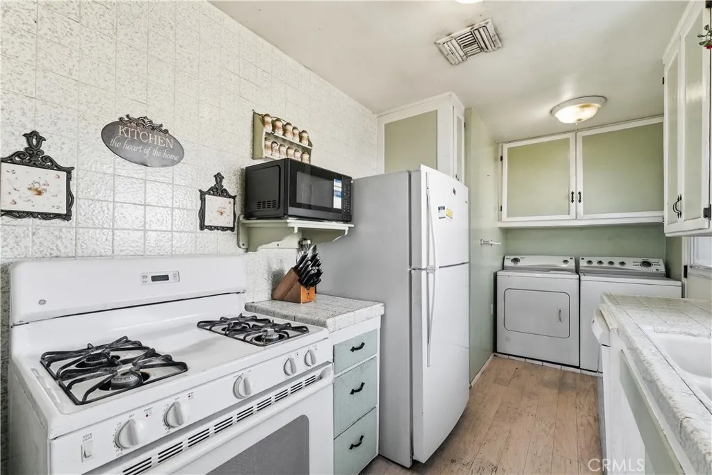 5045 La Sena, Baldwin Park, California 91706 home-pic-10