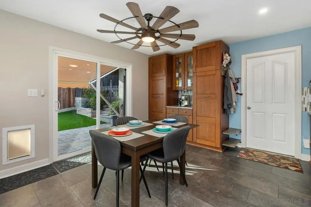 9545 Chestnut St, Spring Valley, California 91977 home-pic-11