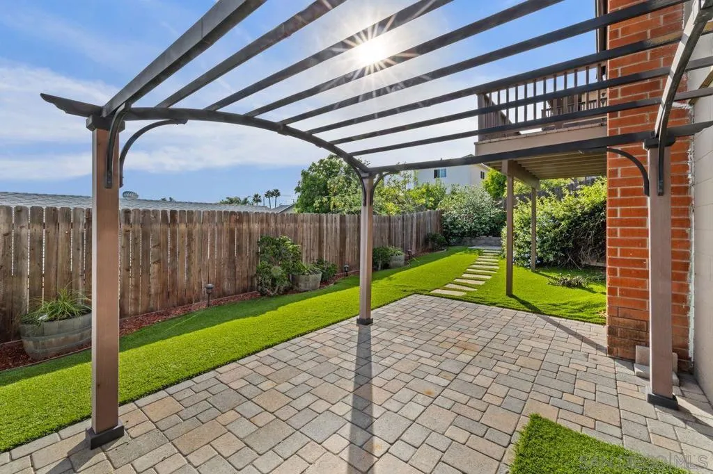 9545 Chestnut St, Spring Valley, California 91977 home-pic-27