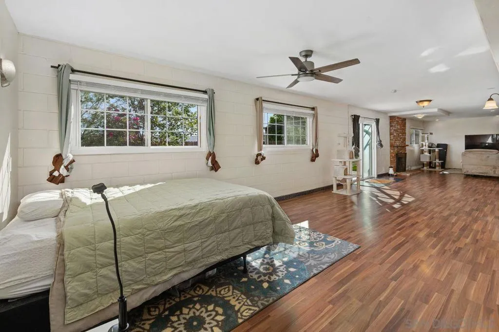 9545 Chestnut St, Spring Valley, California 91977 home-pic-20