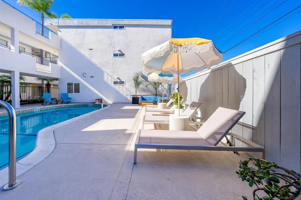 1030 Robinson Ave 205, San Diego, California 92103 home-pic-25